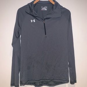 *LIKE NEW* Women’s loose fit heat gear quarter zip
